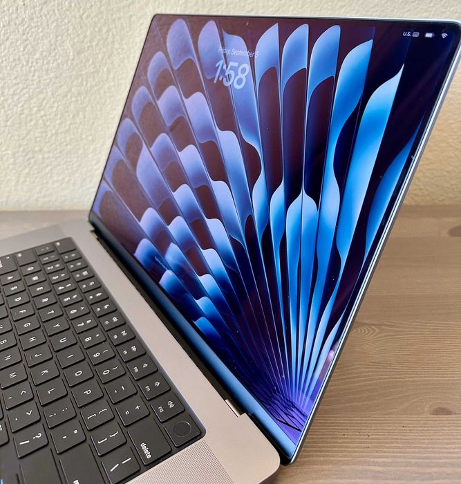 MacBook Pro 16" 10CPU 32gb RAM 512ssd TOP