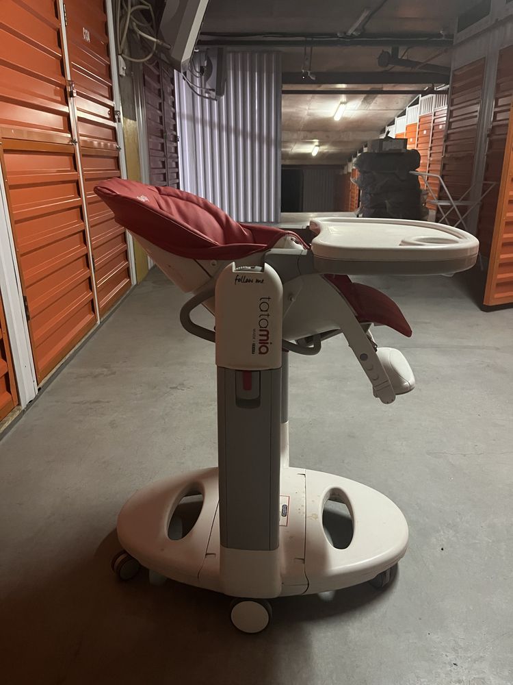 Стульчик для кормления Peg Perego Tatamia Follow Me Fragola