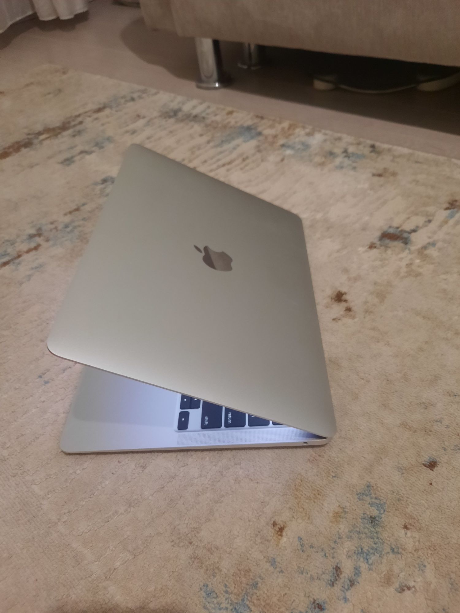 Macbook Air (M1,2020)