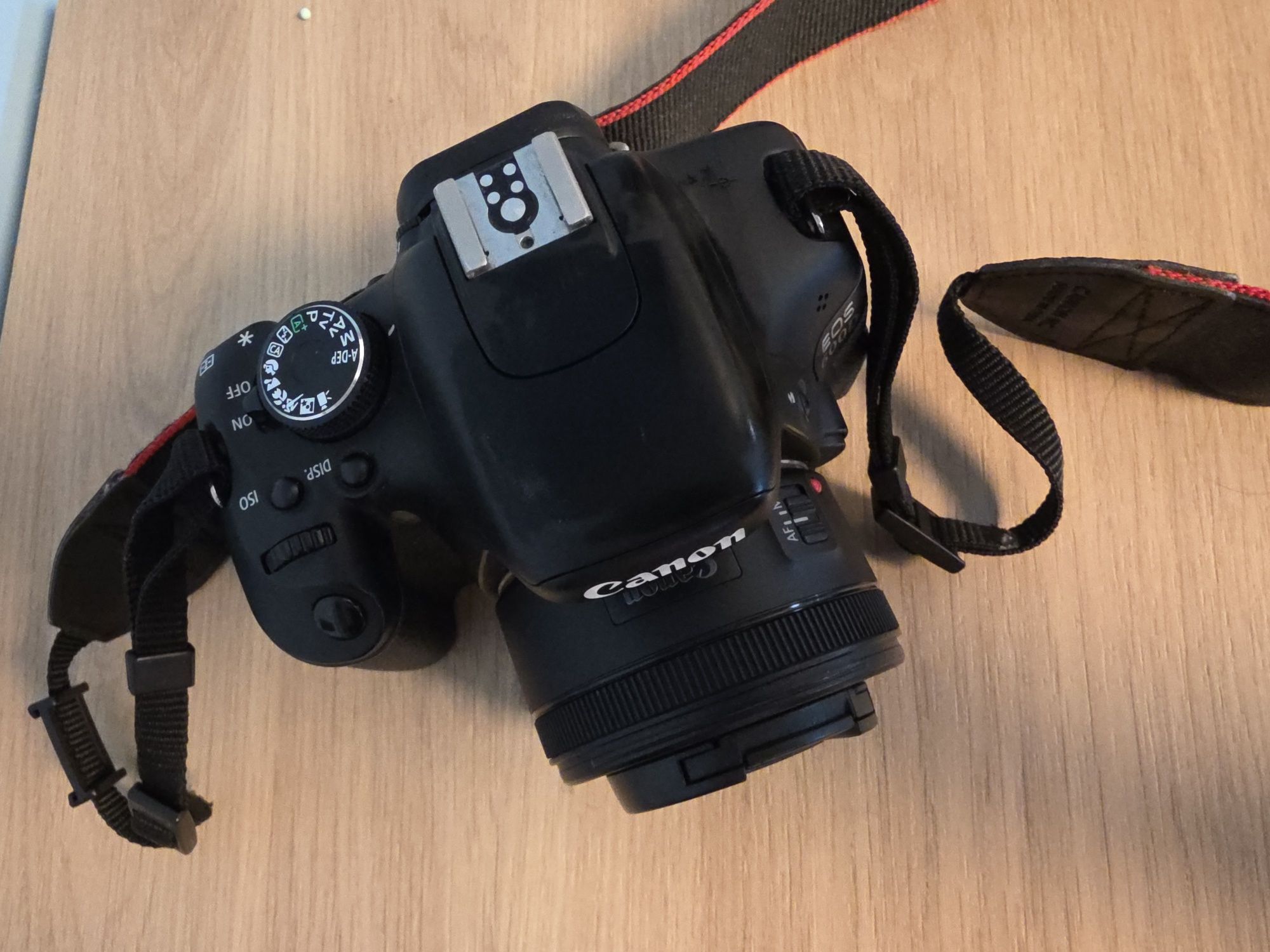Canon EOS 600D фотоапарат