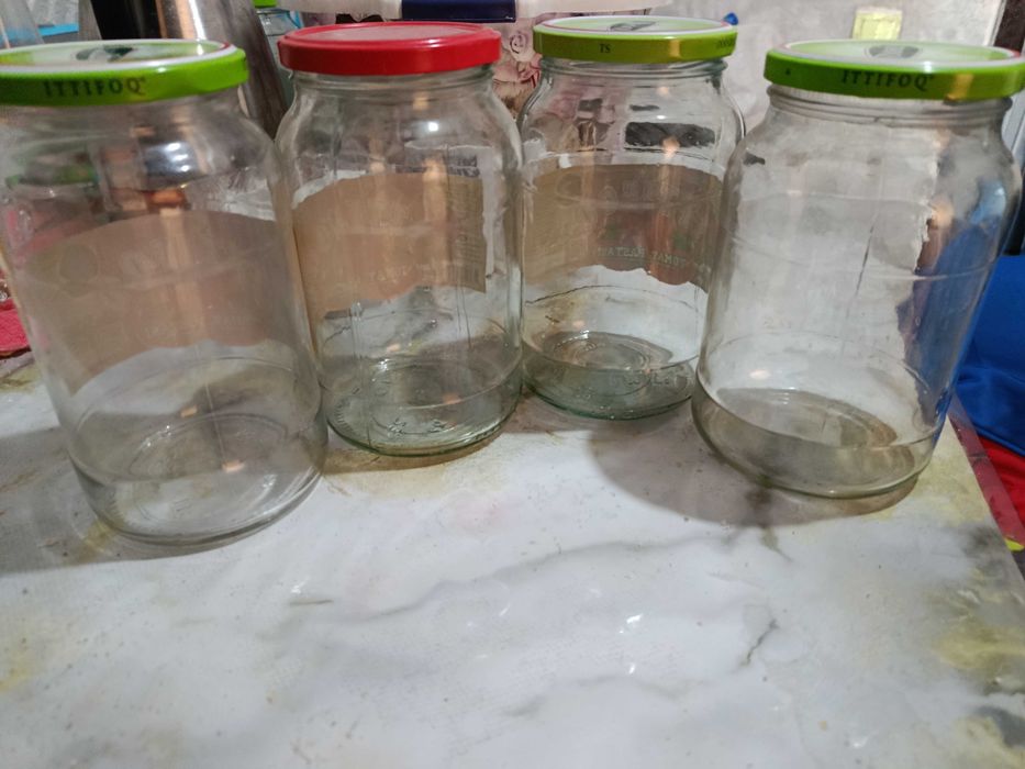 Нитки и банки продается