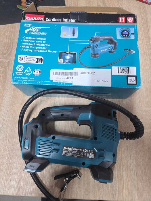 Pompa (compresor) compatibila cu acumulatori 18V Makita DMP180Z