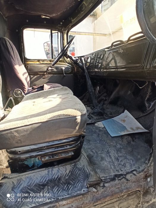 Зил  шаланда матор Урал  прицеп узунлиги 10,5  енига 2,5