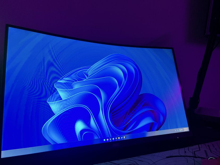 Vand Monitor Gaming Curbat WLED VA AOC 27" FHD 240Hz 0.5 ms