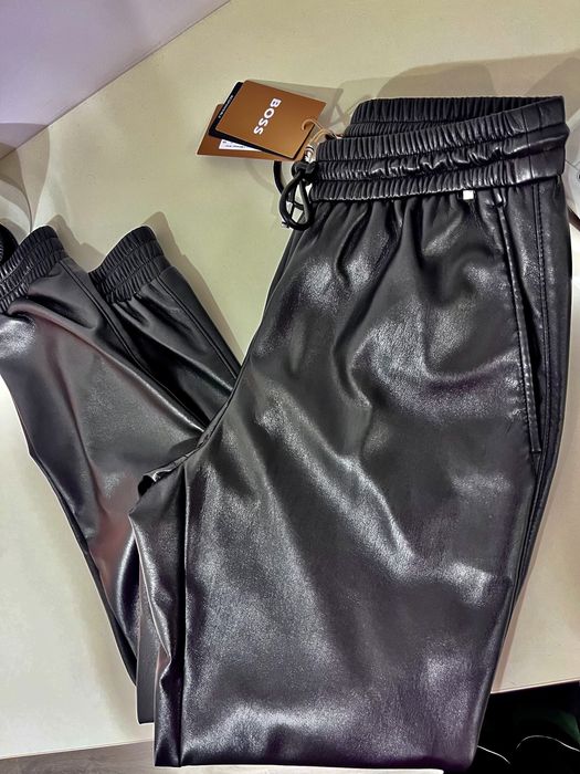 BOSS noi cu etichetă de la 900 RON la 350 ron