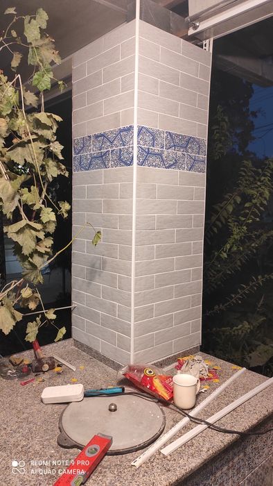 Опытный маляр ( мастер) , кафельшик