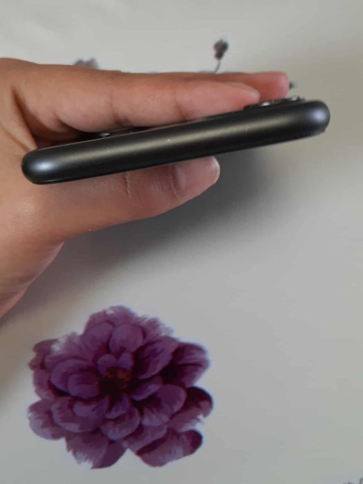 Schimb iphone 11, 64GB  cu baterie schimbata, 99%