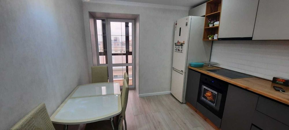 3комн Жас Оркен 86кв.м. Ремонт,мебель