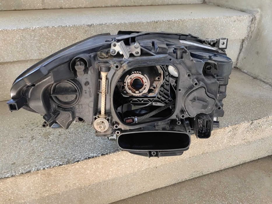Фар BMW F10 BMW F11 5-ца Bi-Xenon LED /Фар БМВ Ф10 Ф11 Оригинален