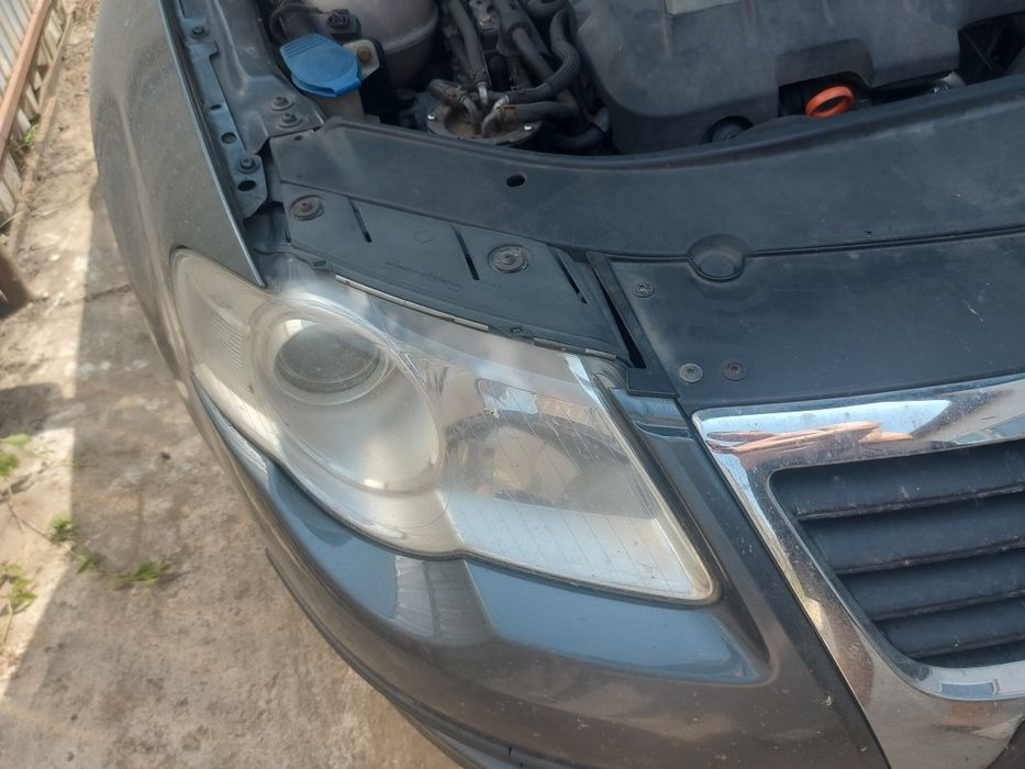 Far stanga/dreapat VW Passat B6