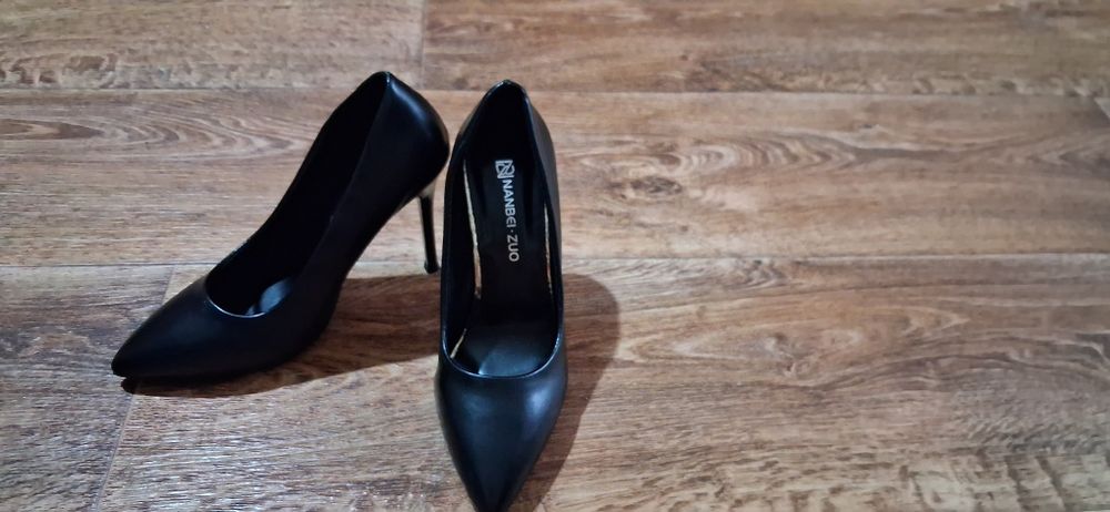 Туфли-лодочки - 9000 тг.