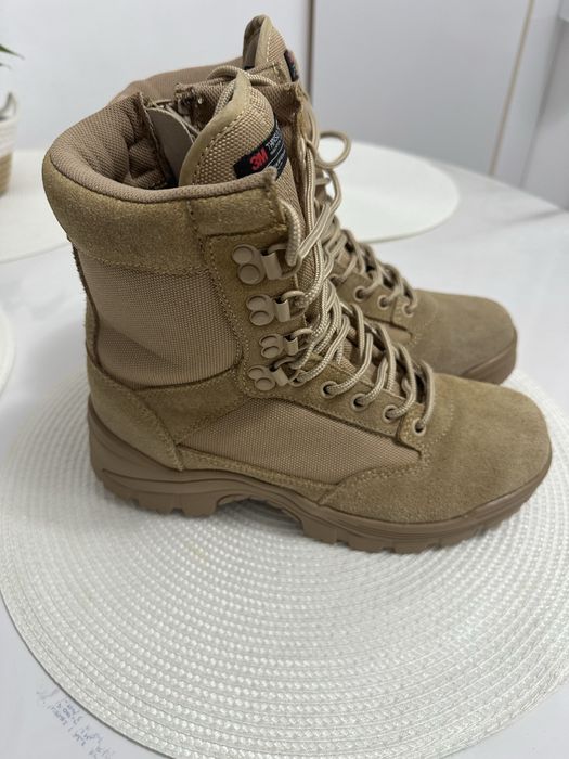 Bocanci tacticii Thinsulate,marimea nr.39.