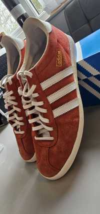 Страхотни оригинални Adidas Gazelle OG - размер 41 / 41.5, червени