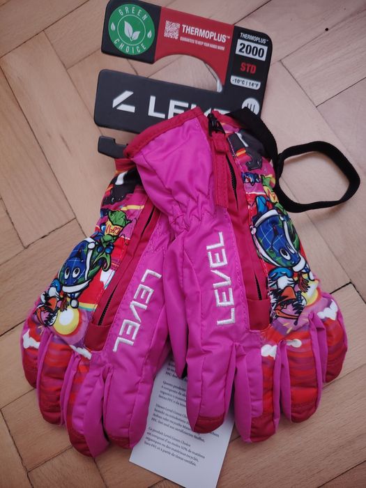 Продавам детски маркови ръкавици за ски