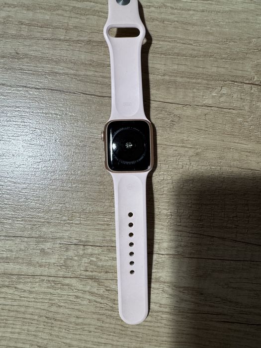 Ceas Apple SE impecabil