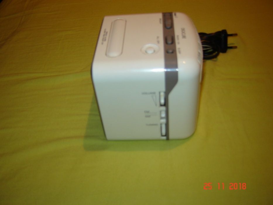 Radio Sony cu ceas original