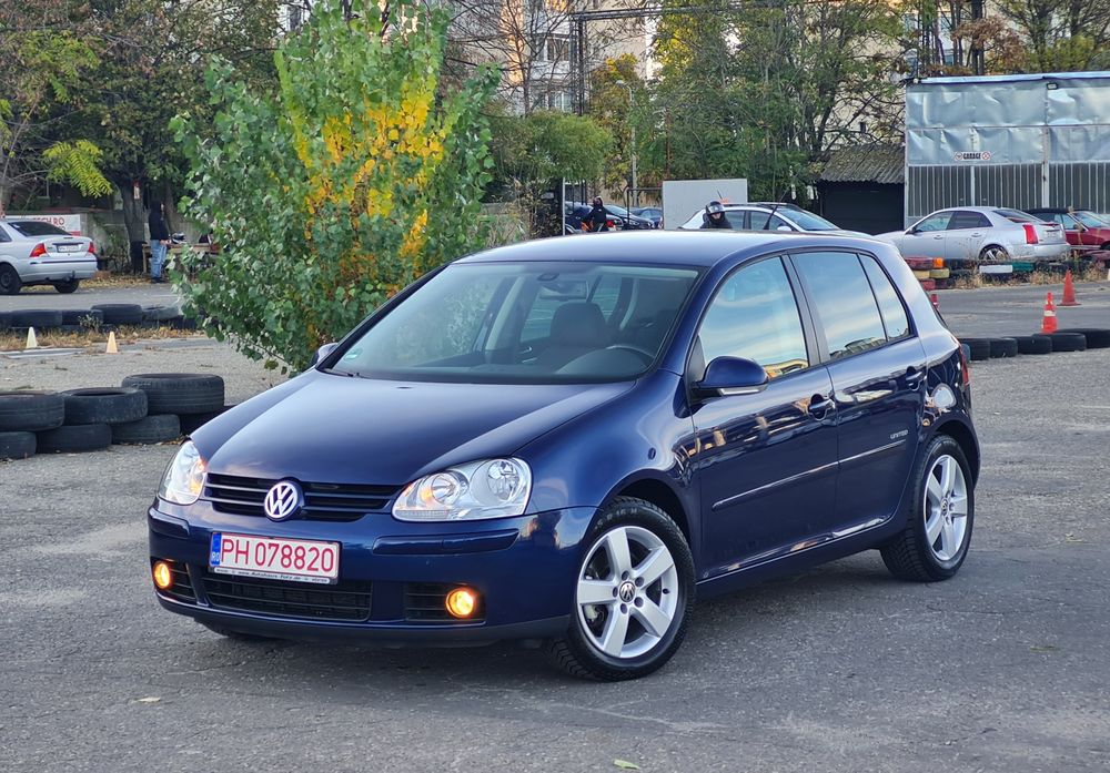 VW Golf5 UNITED * 2009 * 2.0 TDI - 140CP , BMM , o singură axă cu came