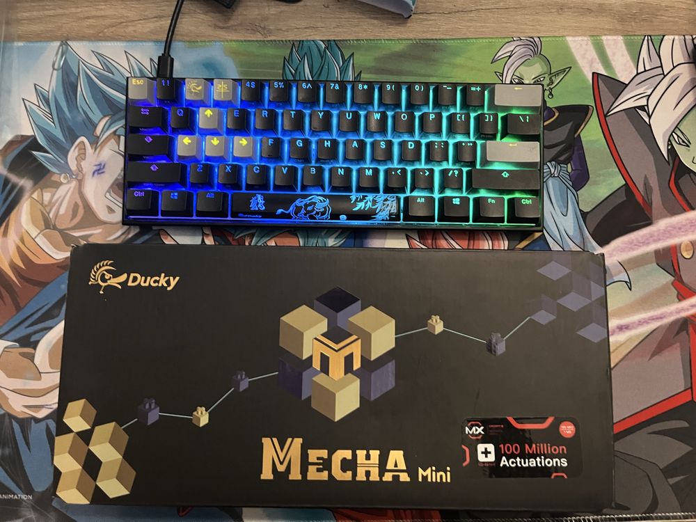 Ducky mecha mini cherry mx blue switches
