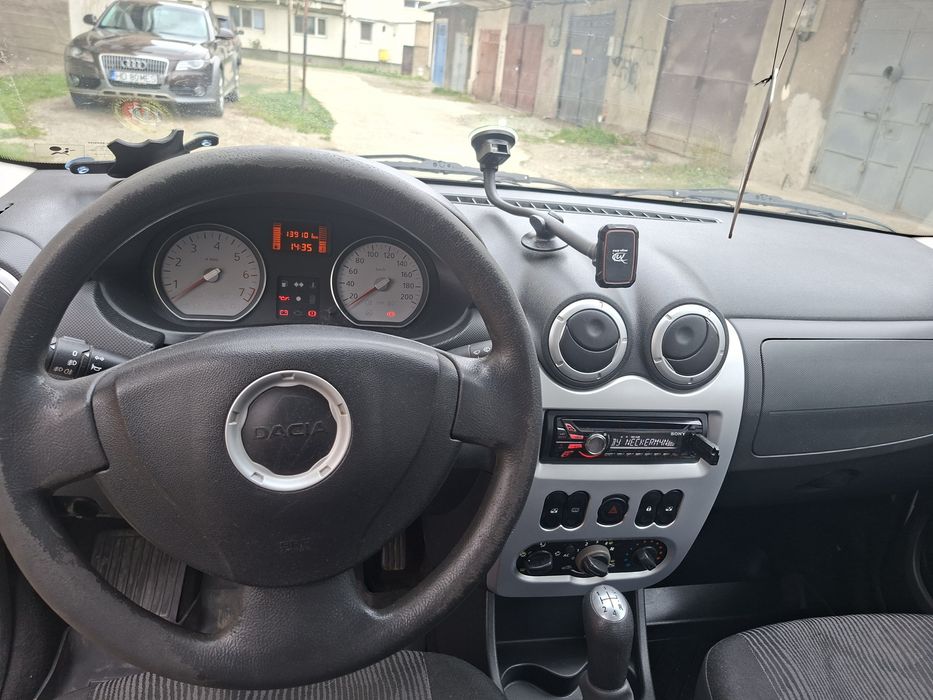 Vând Dacia Logan 2009 1.4 benzina,139000 km