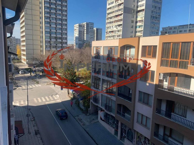 Тристаен апартамент под наем в района на кв. Левски, гр. Варна