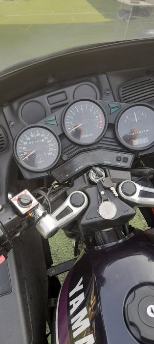 vând yamaha XJ900