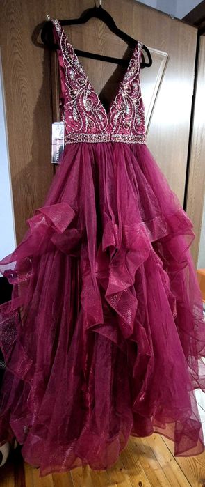 Продавам бална рокля!