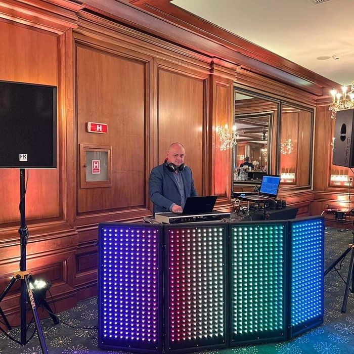 Dj si Solisti la orice eveniment
