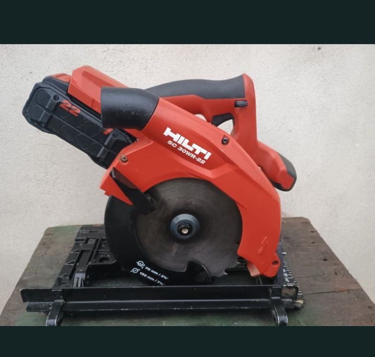 Circular hilti sc 30 wr 22 nuron an 2025 + baterie 5 amperi