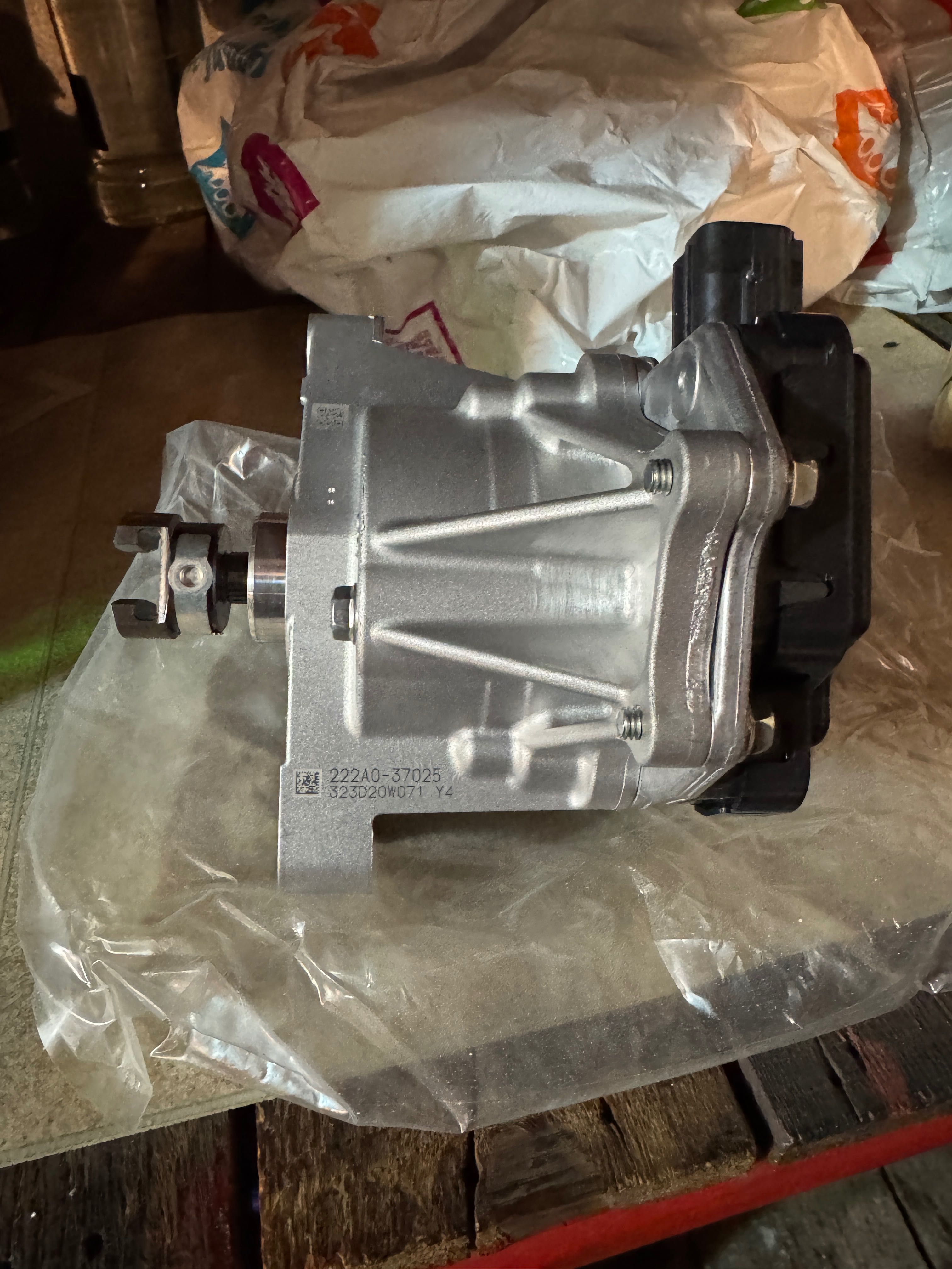 Продавам нов VVT модул 222A0-37025 за Тойота  C-HR, Corolla, Auris