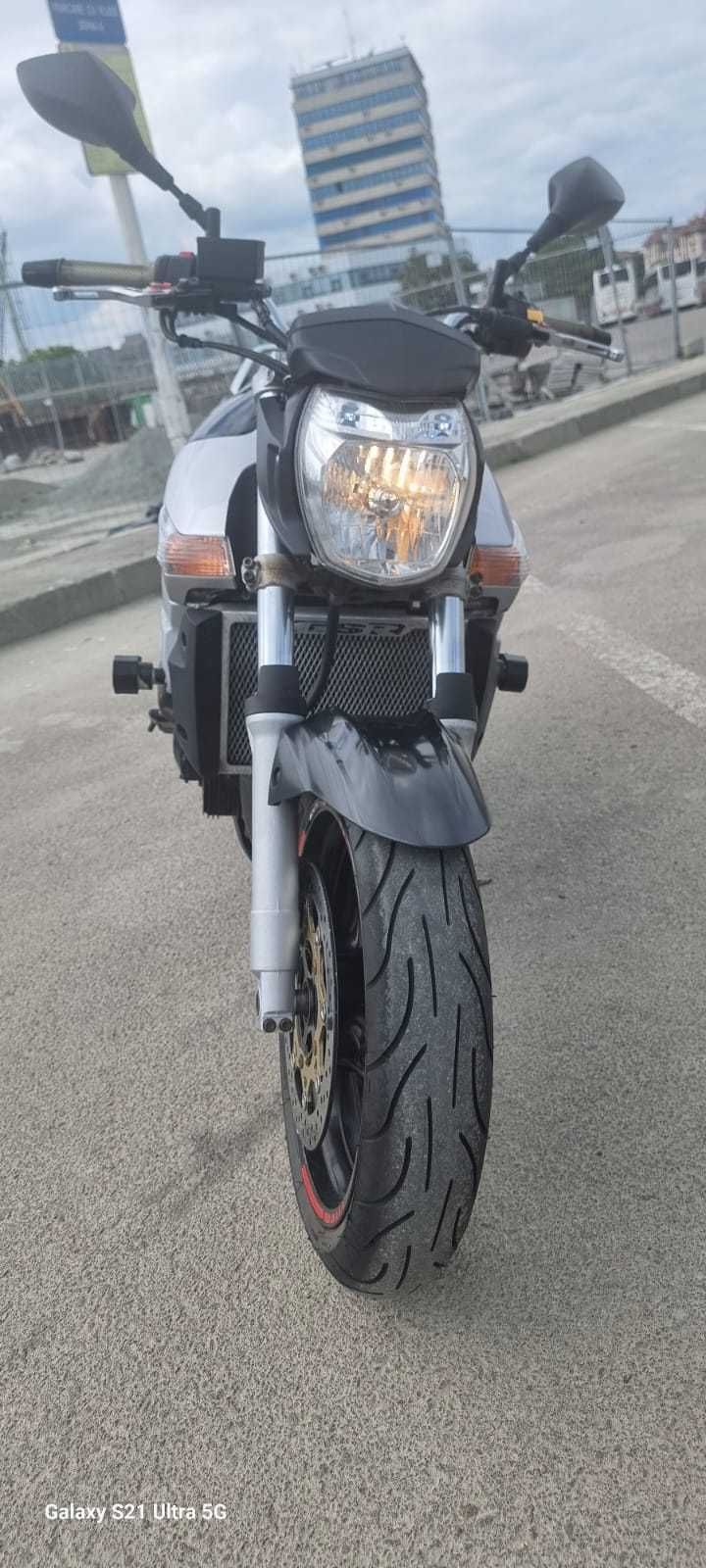 Suzuki GSR600 2006