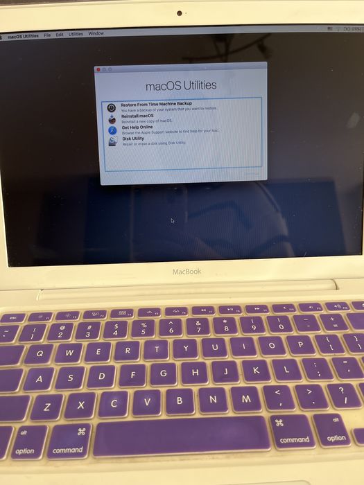 MacBook late 2009 за ремонт