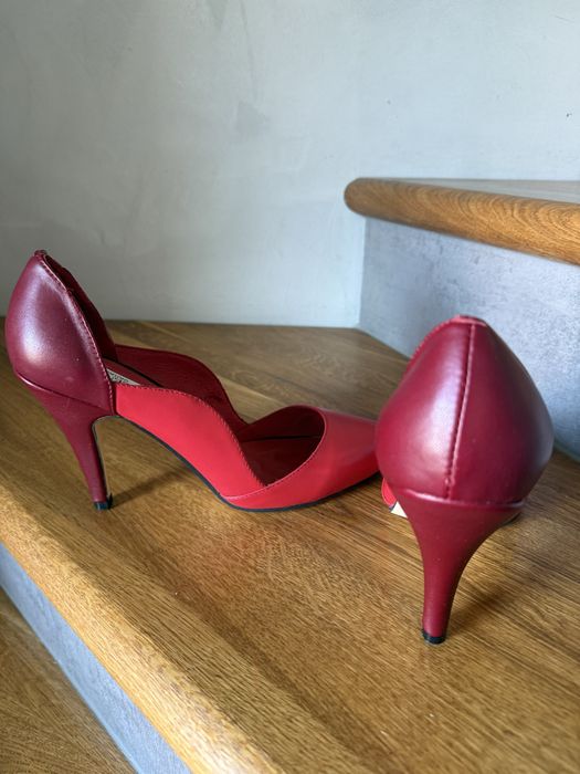 Valentino червени токчета