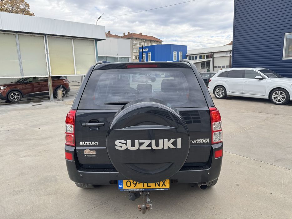 Suzuki Grand Vitara 2.0 Бензин