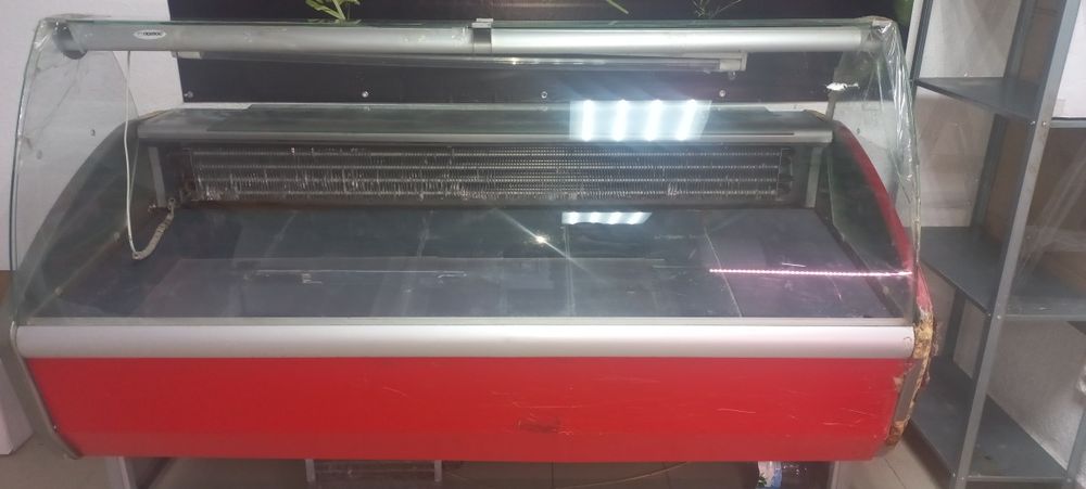 Продам холодильник витрину