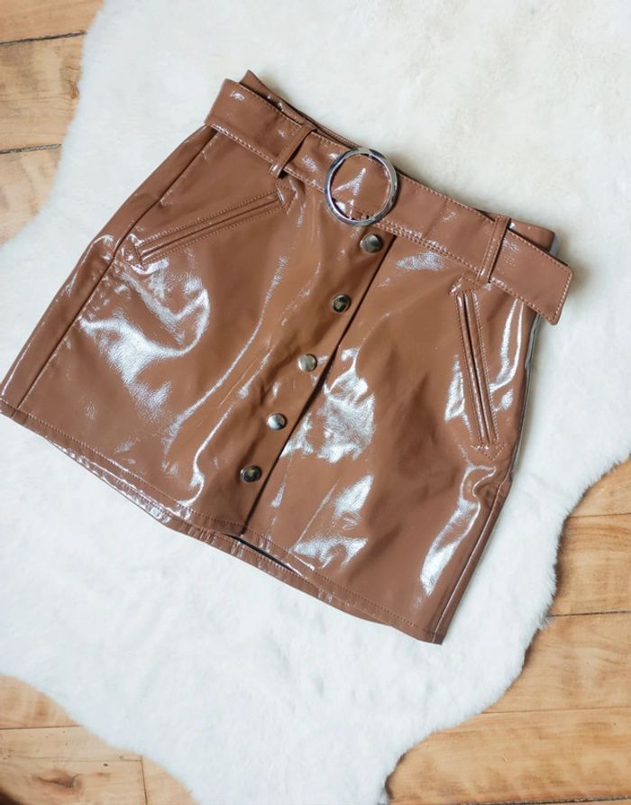 Bershka Кафява пола лак