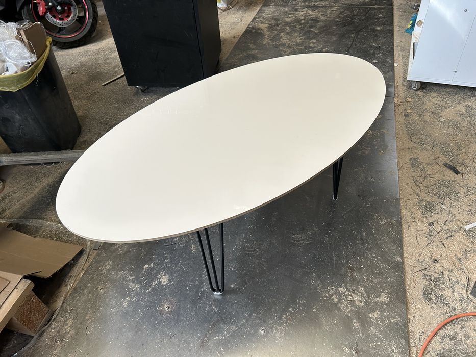 Masuta living cu design modern