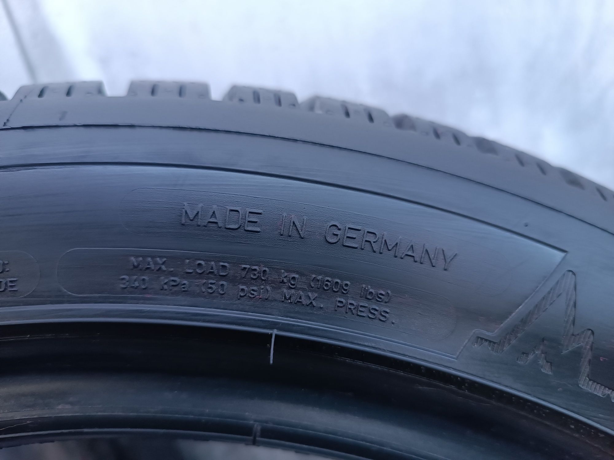 235/45/17 Dunlop