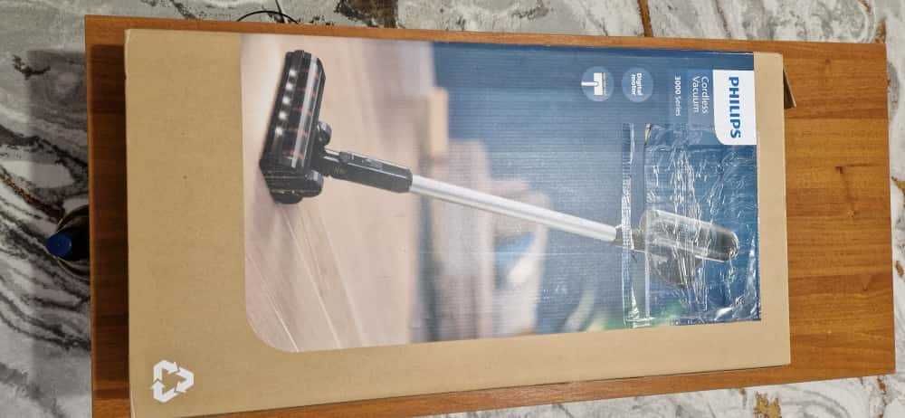 Aspirator vertical PHILIPS, autonomie max 60 min, PowerCyclone 8