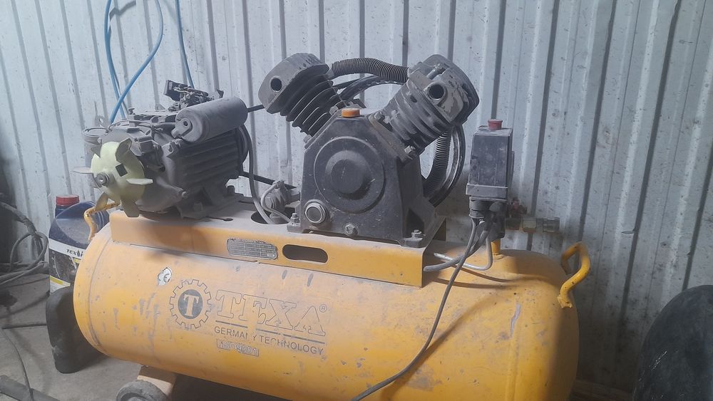 Компрессор  220 вольт