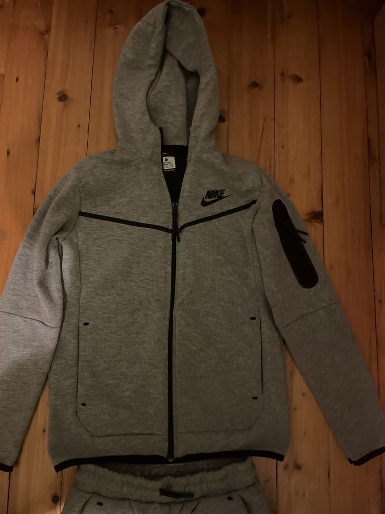 Nike tech fleece