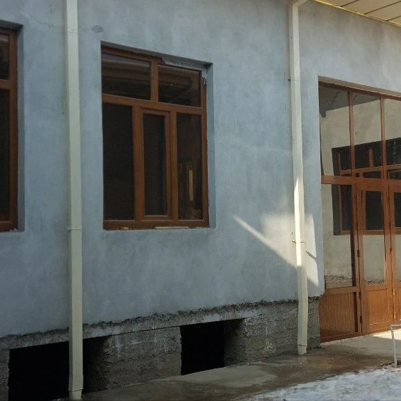 Akfa alumen eshik romlar yasaymiz 3kun ichida yasab o'rnatib beramiz
