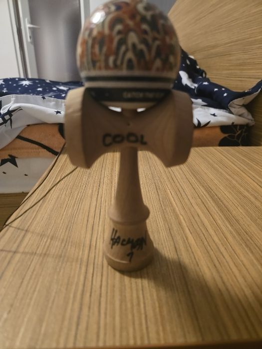 Kendama europe sticky semnata de blondu,ivan,hacman,Avram,băiatul cool