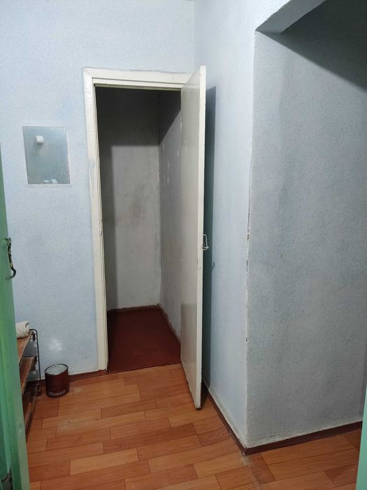 Shahar markazida 2 xonali kvartira sotiladi.