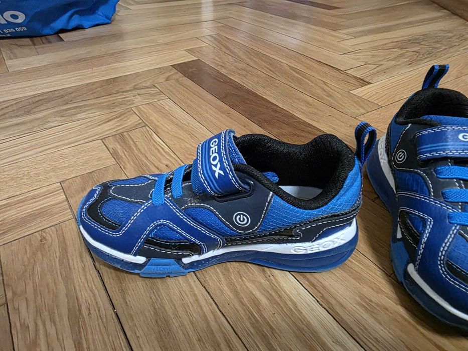 Adidasi Geox marime 28