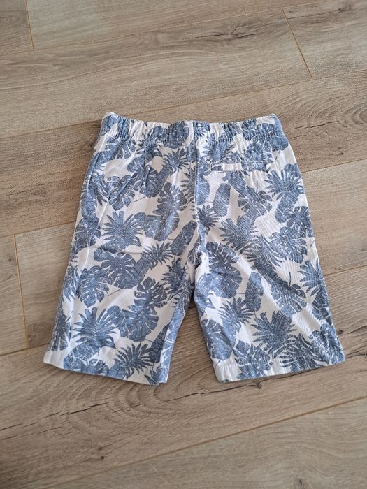 3 perechi de pantaloni scurti. Primark, H&M