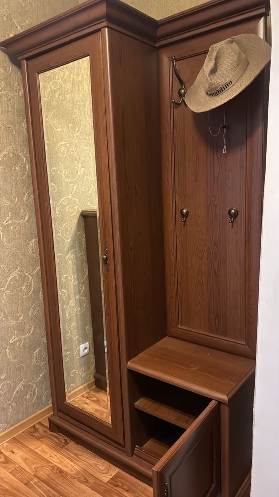 Шкаф для прихожей