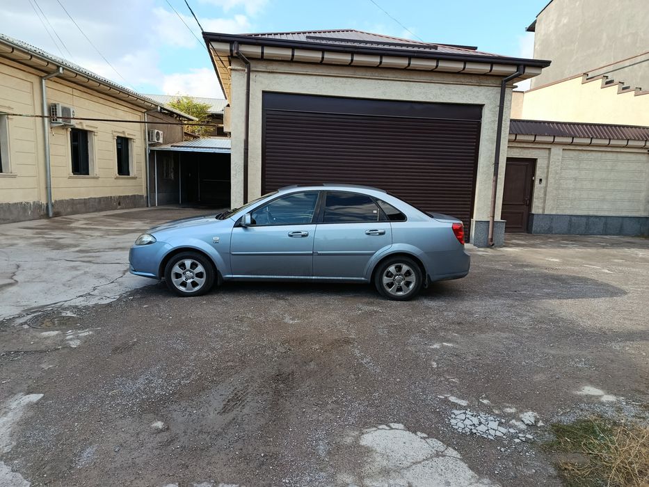 Gentra 3pozisiya avtomat 2017 delfin 135000probeg