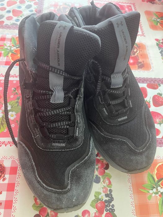 Маратонки under armour