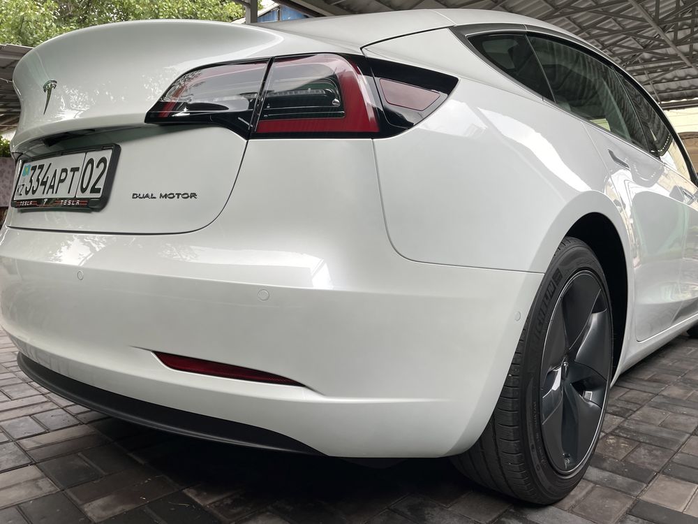 Tesla Model 3 , Long Reng