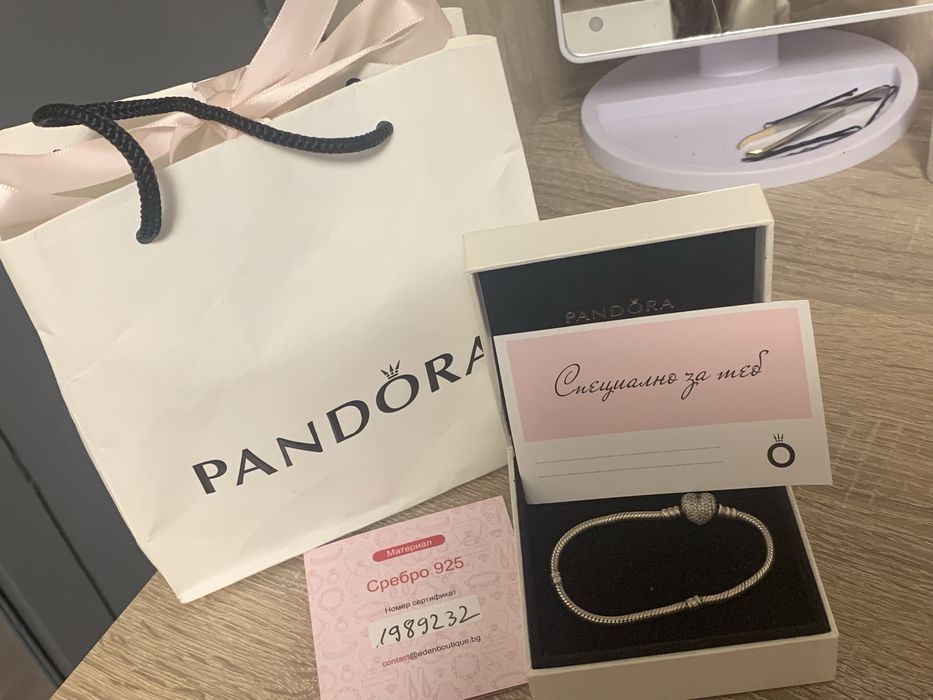 PANDORA гривна.